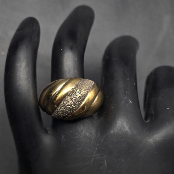 UTC 925 Italy Gold Tone Sterling Silver Ring Textured Ribbed Size 9 - Picture 9 of 10